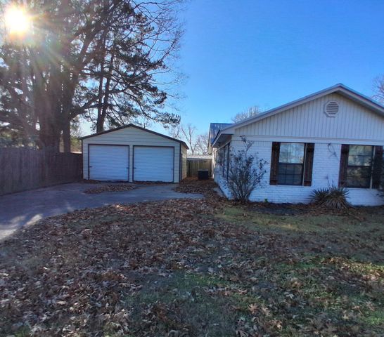 18 Kay Circle, Nash, TX 75569