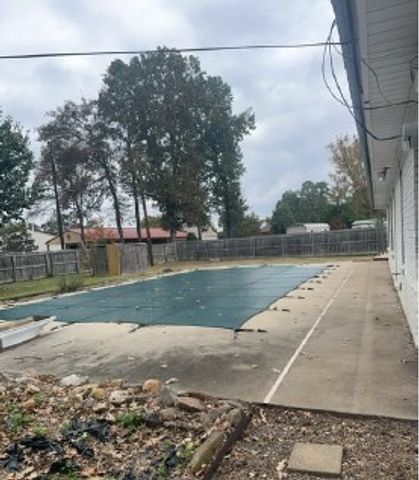 18 Kay Circle, Nash, TX 75569