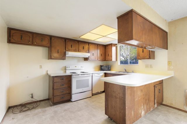 2505 Loyola Dr, Davis, CA 95618