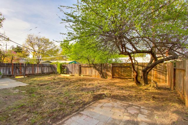 2505 Loyola Dr, Davis, CA 95618