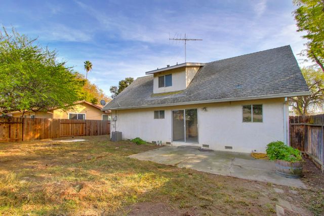 2505 Loyola Dr, Davis, CA 95618
