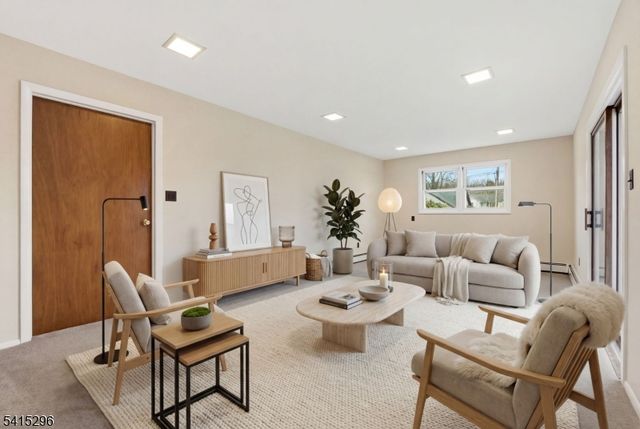 14 Hill Rd, Stanhope Boro, NJ 07874