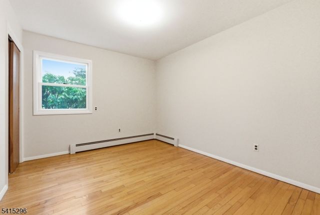 14 Hill Rd, Stanhope Boro, NJ 07874