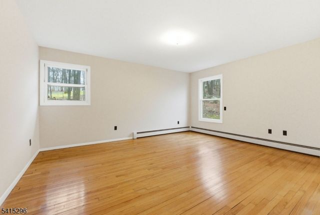 14 Hill Rd, Stanhope Boro, NJ 07874