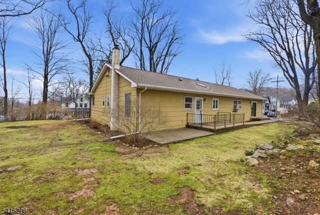 14 Hill Rd, Stanhope Boro, NJ 07874