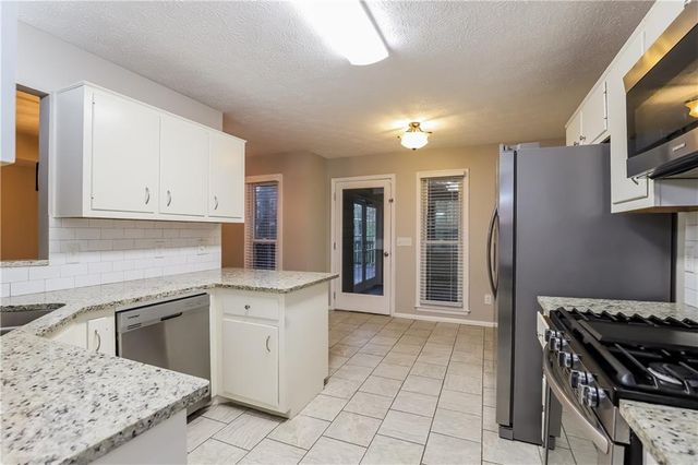 2010 Golden Ridge Circle, Cumming, GA 30040
