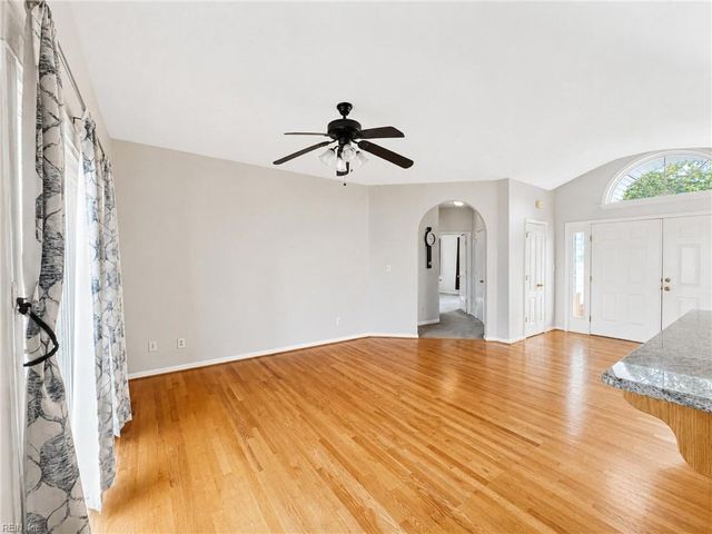 1214 Dandy Loop RD, Yorktown, VA 23692
