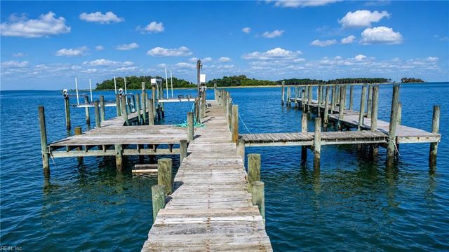 1214 Dandy Loop RD, Yorktown, VA 23692