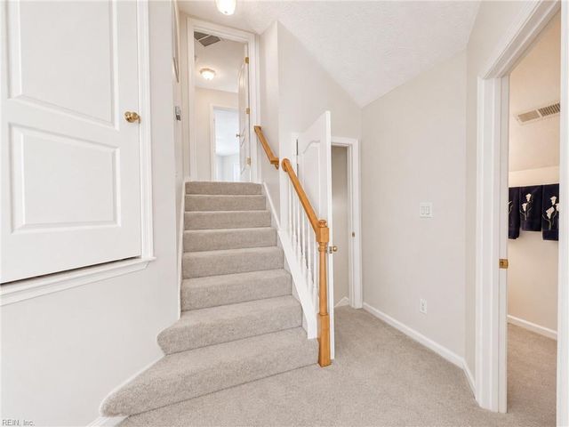 1214 Dandy Loop RD, Yorktown, VA 23692
