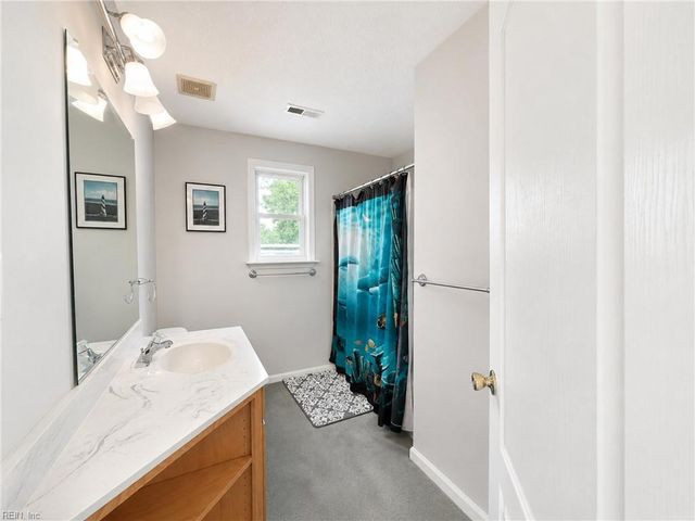 1214 Dandy Loop RD, Yorktown, VA 23692