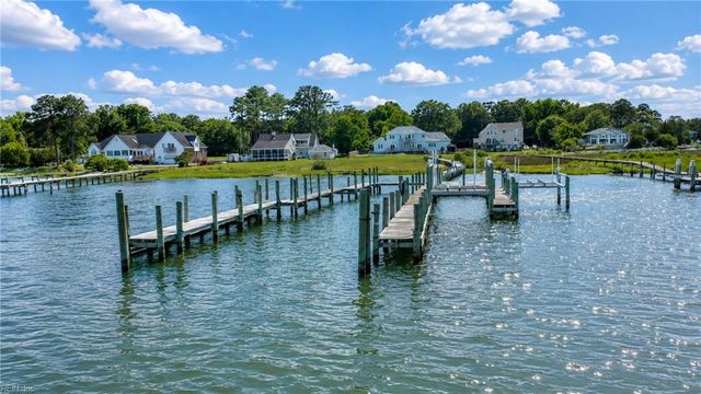 1214 Dandy Loop RD, Yorktown, VA 23692