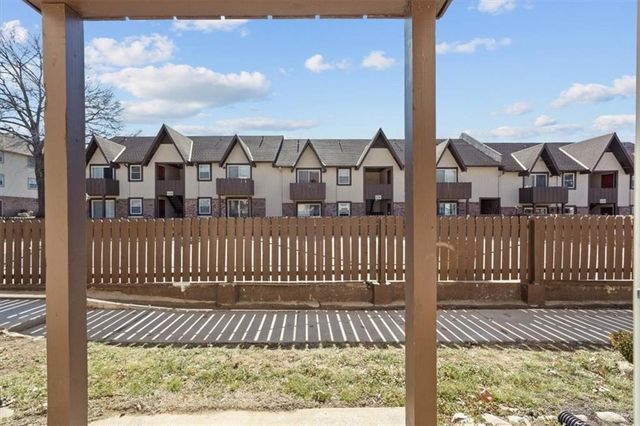 6206 Robinson Street 2, Mission, KS 66202