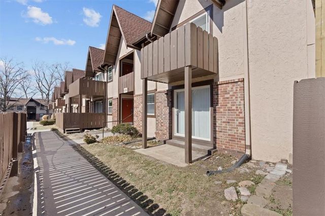 6206 Robinson Street 2, Mission, KS 66202