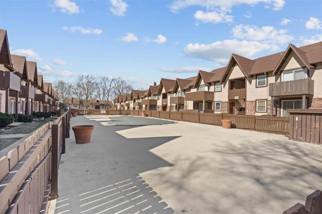 6206 Robinson Street 2, Mission, KS 66202