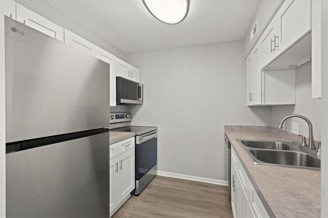 6206 Robinson Street 2, Mission, KS 66202