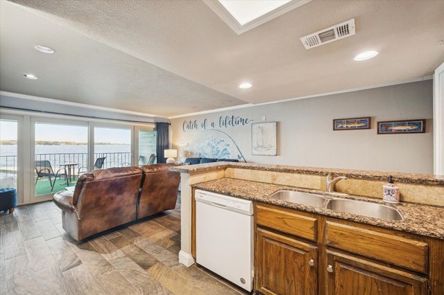 7041 Kingston Cove Lane 155, Willis, TX 77318