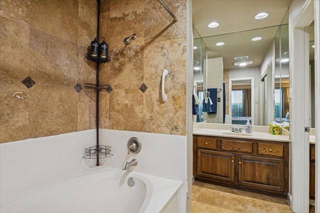 7041 Kingston Cove Lane 155, Willis, TX 77318