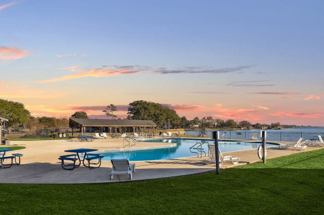 7041 Kingston Cove Lane 155, Willis, TX 77318