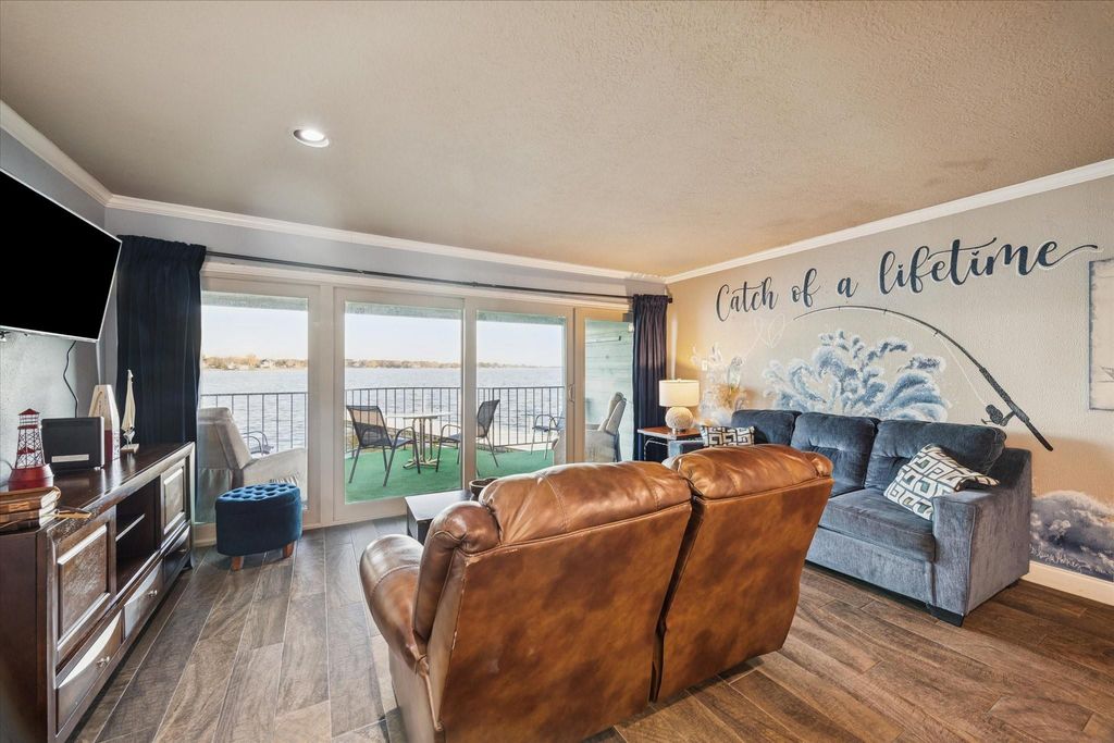 7041 Kingston Cove Lane 155, Willis, TX 77318