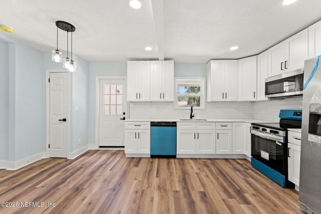 2655 COMMUNITY Road, Jacksonville, FL 32207