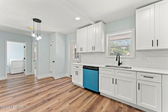 2655 COMMUNITY Road, Jacksonville, FL 32207