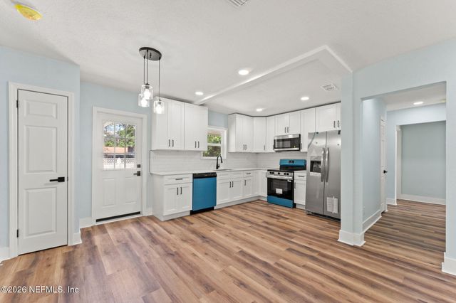 2655 COMMUNITY Road, Jacksonville, FL 32207