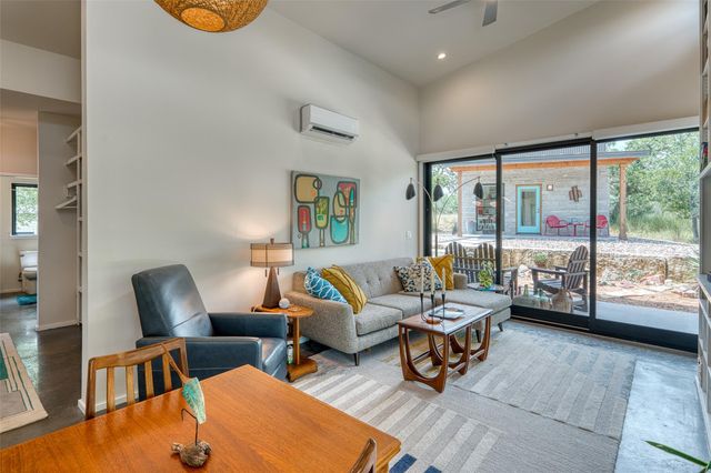 1039 Link DR, Kingsland, TX 78639