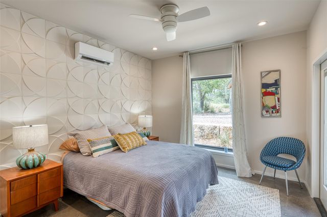 1039 Link DR, Kingsland, TX 78639