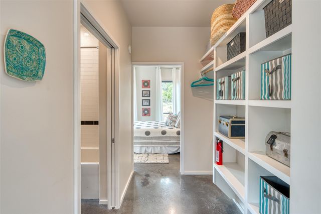 1039 Link DR, Kingsland, TX 78639