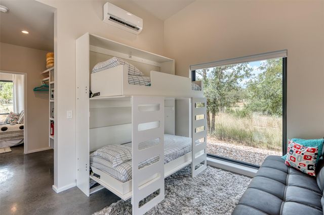 1039 Link DR, Kingsland, TX 78639