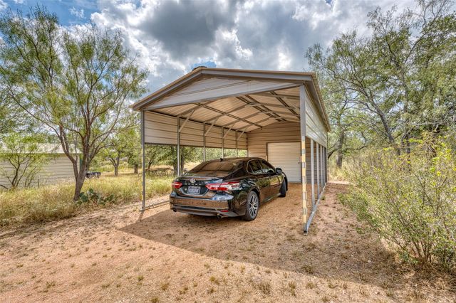 1039 Link DR, Kingsland, TX 78639