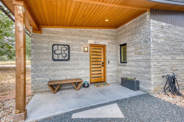 1039 Link DR, Kingsland, TX 78639