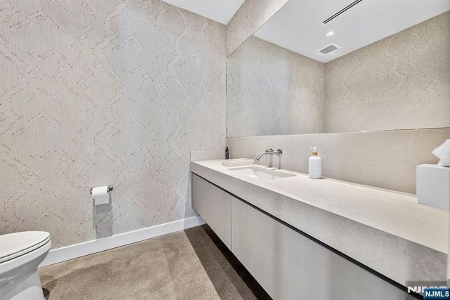 480 Sylvan Avenue, Englewood Cliffs, NJ 07632