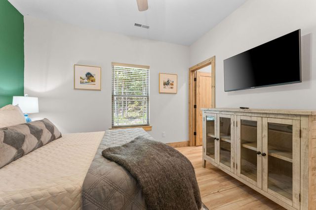 112 Backwoods Loop, Hollister, MO 65672