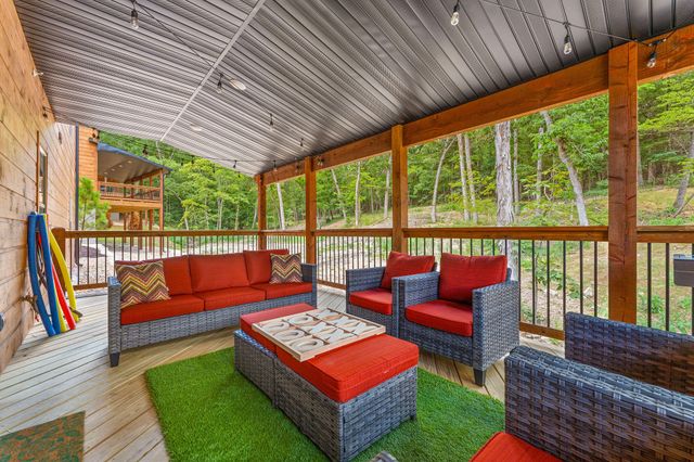 112 Backwoods Loop, Hollister, MO 65672