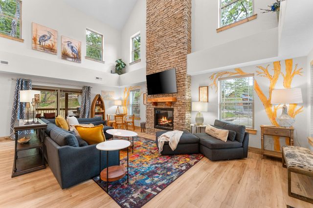 112 Backwoods Loop, Hollister, MO 65672