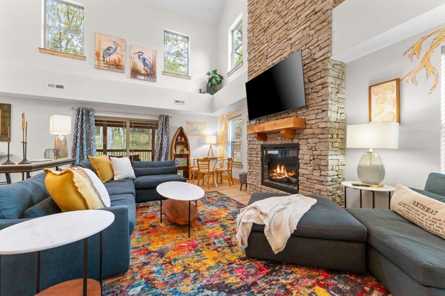 112 Backwoods Loop, Hollister, MO 65672