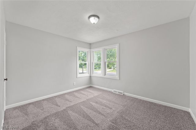 2376 Harding Road, Cuyahoga Falls, OH 44223