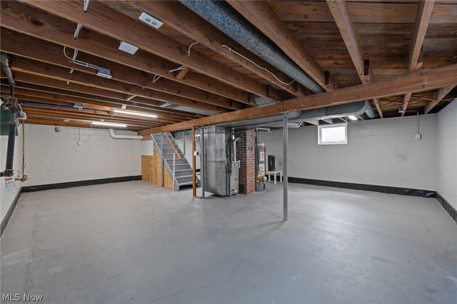 2376 Harding Road, Cuyahoga Falls, OH 44223