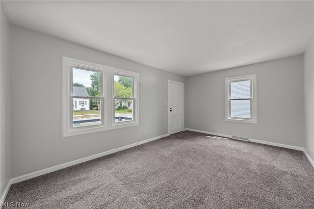 2376 Harding Road, Cuyahoga Falls, OH 44223
