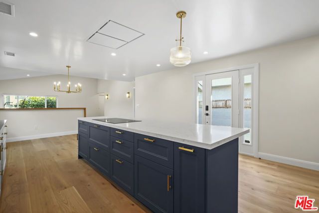 4762 Charters Avenue, Los Angeles, CA 90042