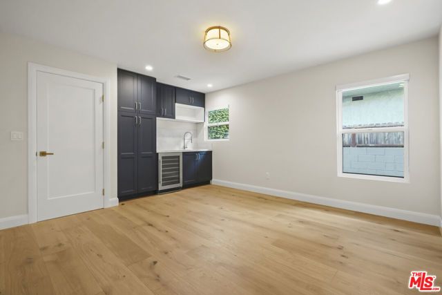 4762 Charters Avenue, Los Angeles, CA 90042