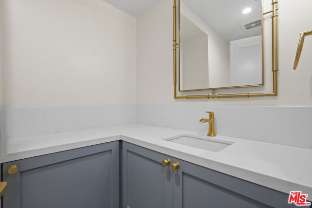 4762 Charters Avenue, Los Angeles, CA 90042