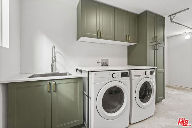 4762 Charters Avenue, Los Angeles, CA 90042