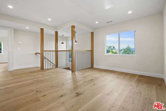 4762 Charters Avenue, Los Angeles, CA 90042