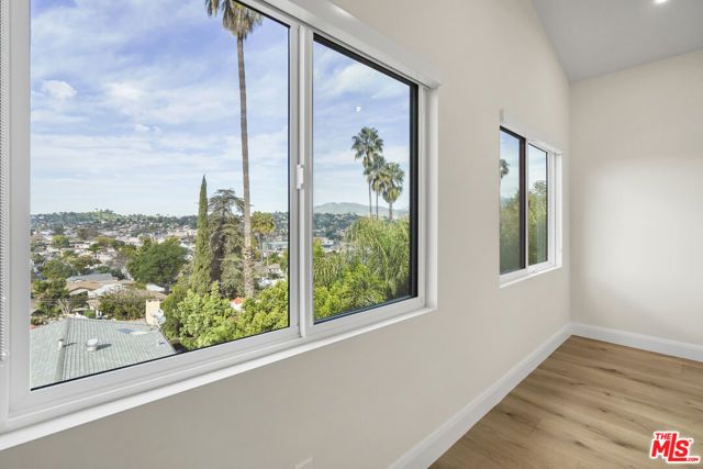 4762 Charters Avenue, Los Angeles, CA 90042