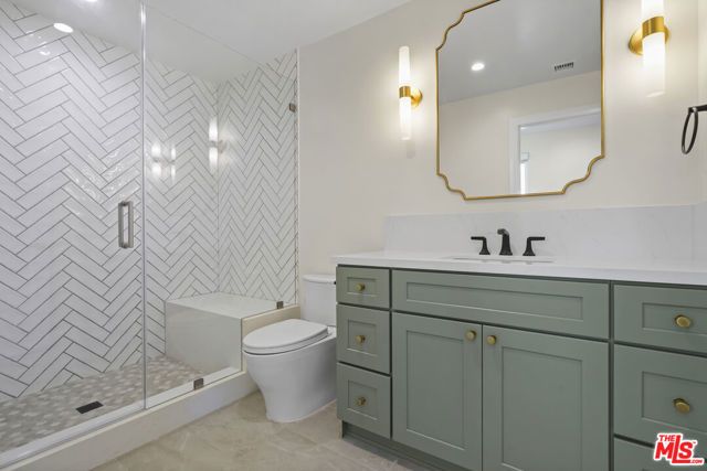 4762 Charters Avenue, Los Angeles, CA 90042