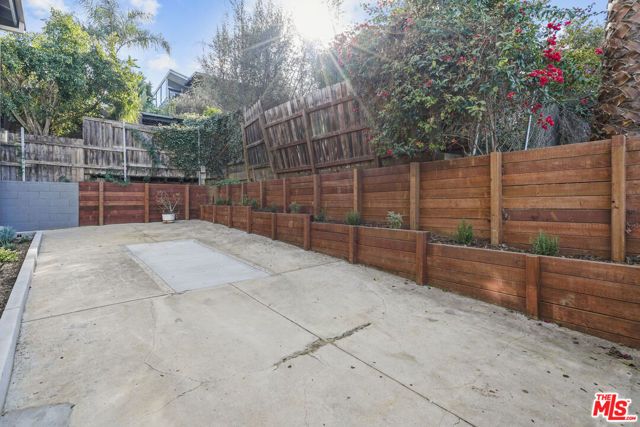 4762 Charters Avenue, Los Angeles, CA 90042