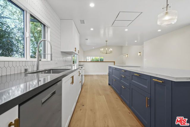 4762 Charters Avenue, Los Angeles, CA 90042