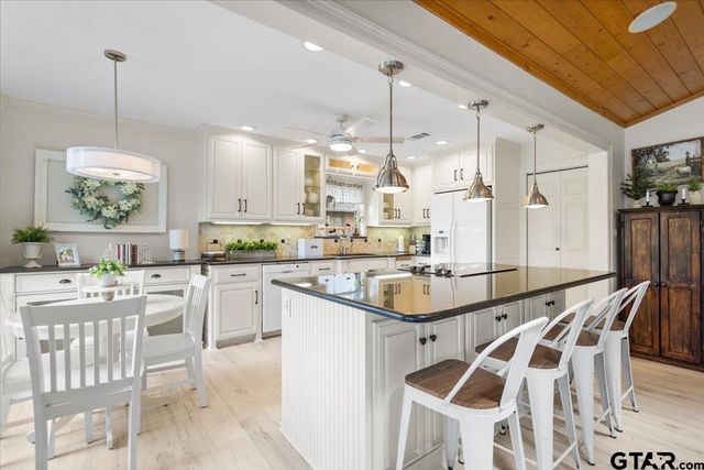 532 E Hideaway Lane, Hideaway, TX 75771